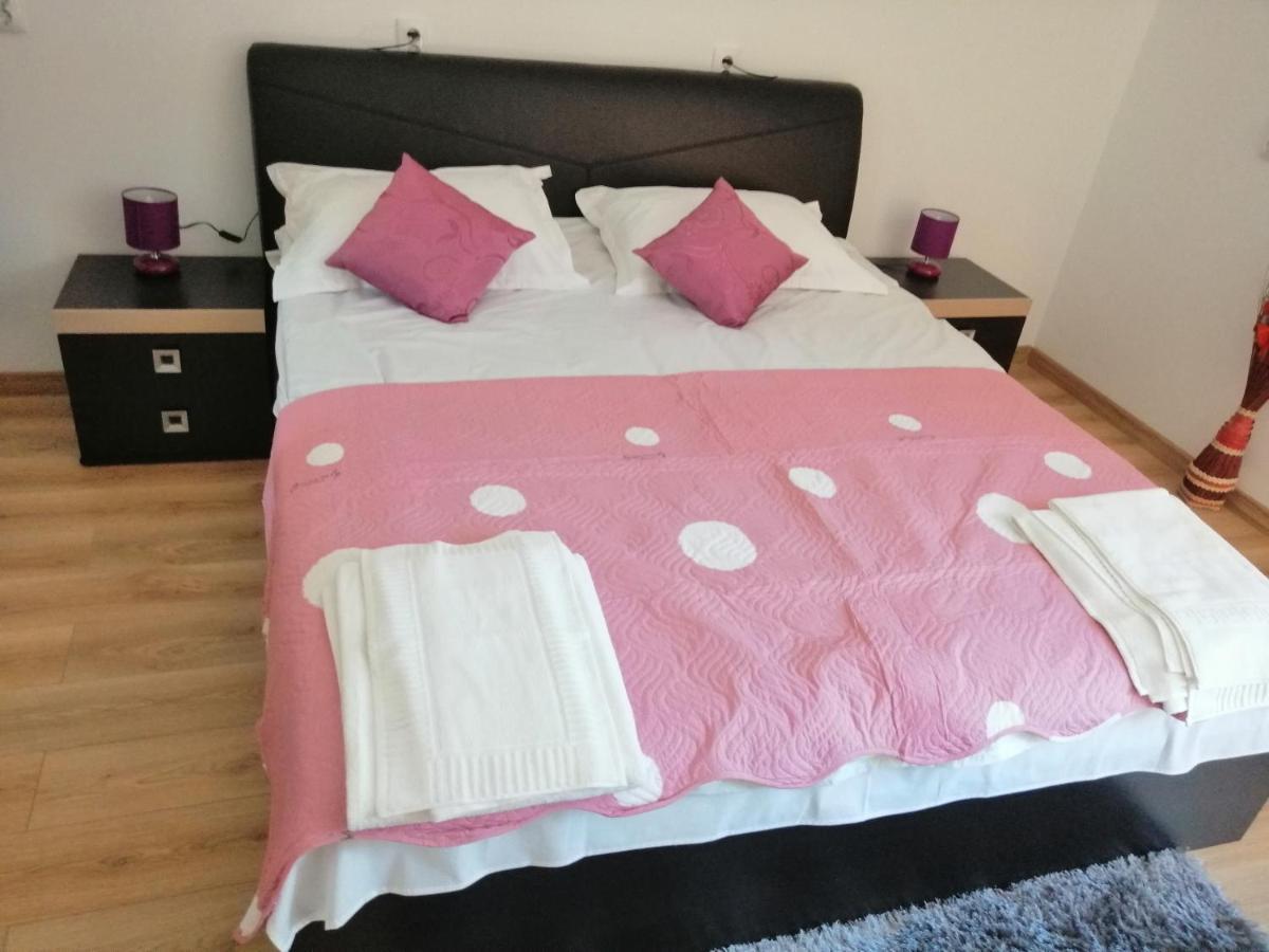 Casa Gabi'S Hotel Orsova Ngoại thất bức ảnh
