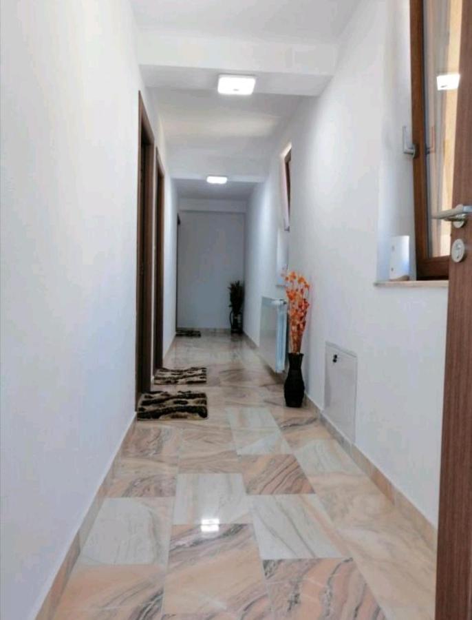 Casa Gabi'S Hotel Orsova Ngoại thất bức ảnh